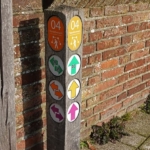 Routepaaltje 04 tijdens mijn wandeling rond de buitenplaatsen van Heemskerk Routepaaltje 04 tijdens mijn wandeling rond de buitenplaatsen van Heemskerk