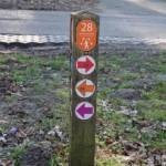 Routepaaltje 28 tijdens mijn wandeling rond de buitenplaatsen van Heemskerk Routepaaltje 28 tijdens mijn wandeling rond de buitenplaatsen van Heemskerk