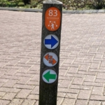 Routepaaltje 83 tijdens mijn wandeling rond de buitenplaatsen van Heemskerk Routepaaltje 83 tijdens mijn wandeling rond de buitenplaatsen van Heemskerk