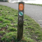 Routepaaltje 86 tijdens mijn wandeling rond de buitenplaatsen van Heemskerk Routepaaltje 86 tijdens mijn wandeling rond de buitenplaatsen van Heemskerk