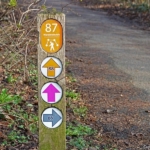 Routepaaltje 87 tijdens mijn wandeling rond de buitenplaatsen van Heemskerk Routepaaltje 87 tijdens mijn wandeling rond de buitenplaatsen van Heemskerk