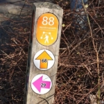 Routepaaltje 88 tijdens mijn wandeling rond de buitenplaatsen van Heemskerk Routepaaltje 88 tijdens mijn wandeling rond de buitenplaatsen van Heemskerk