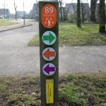Routepaaltje 89 tijdens mijn wandeling rond de buitenplaatsen van Heemskerk Routepaaltje 89 tijdens mijn wandeling rond de buitenplaatsen van Heemskerk
