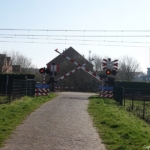 Spoorwegovergang tijdens mijn wandeling rond de buitenplaatsen van Heemskerk Spoorwegovergang tijdens mijn wandeling rond de buitenplaatsen van Heemskerk